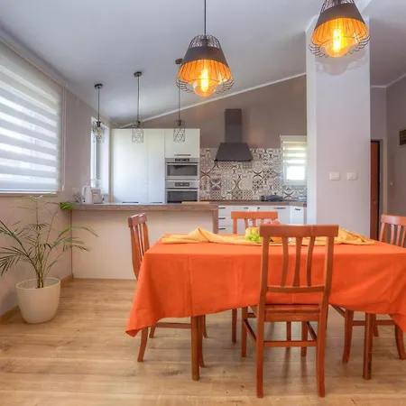 Diconi Apartment *