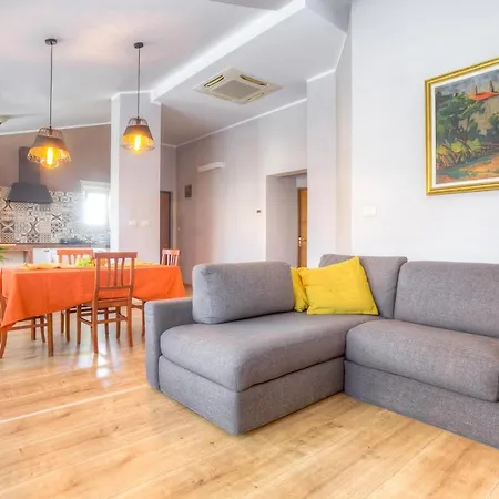 Apartment Diconi *