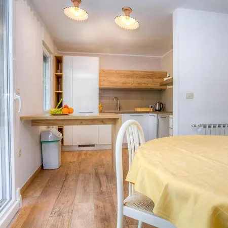 Diconi Apartment *